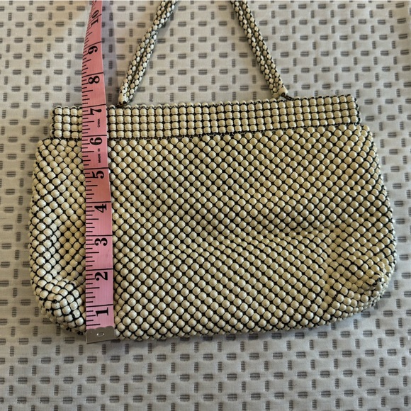 Vintage ivory metal mesh handbag - Picture 4 of 8